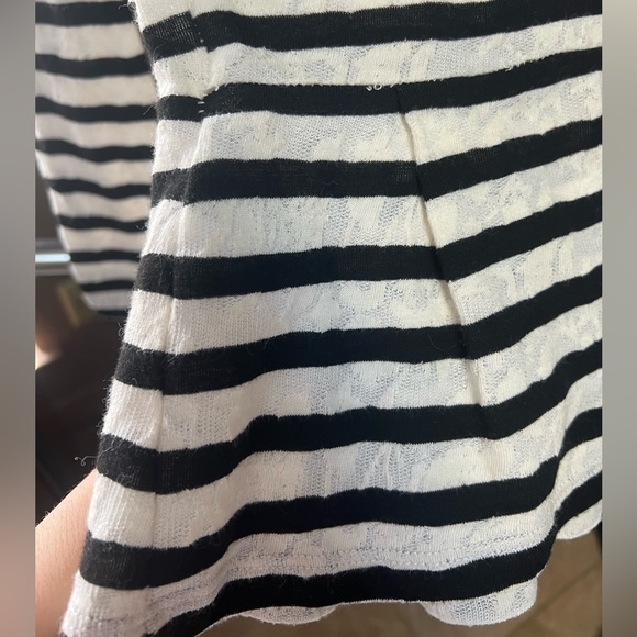 Guess Peplum Lace and Black and Cream Striped Long Sleeve - Size XS - Picture 4 of 5